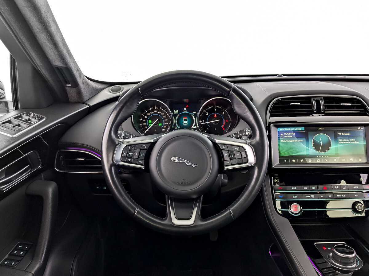Купить Jaguar F-Pace с пробегом. Фото: #21