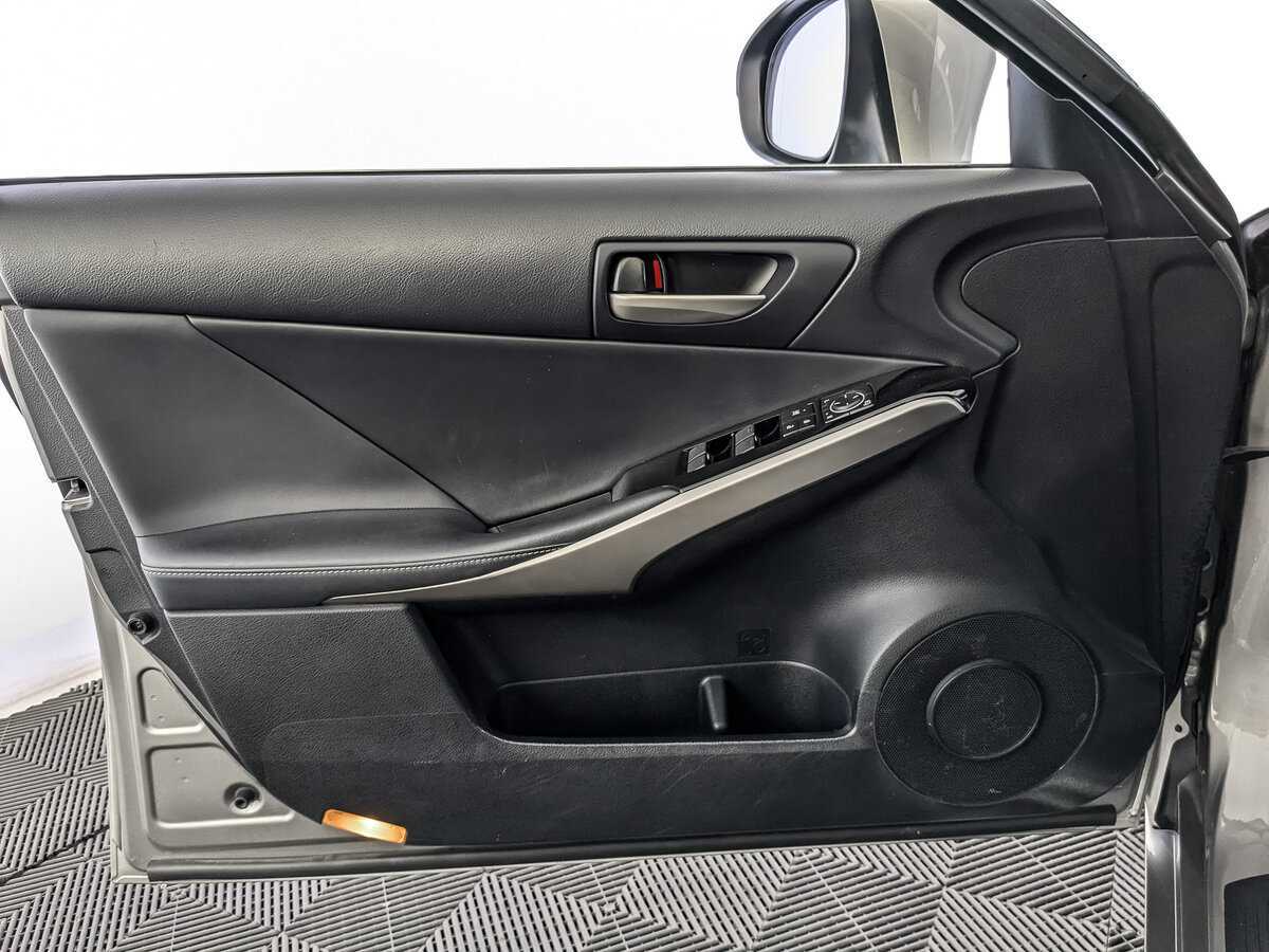 Купить Lexus IS с пробегом. Фото: #14