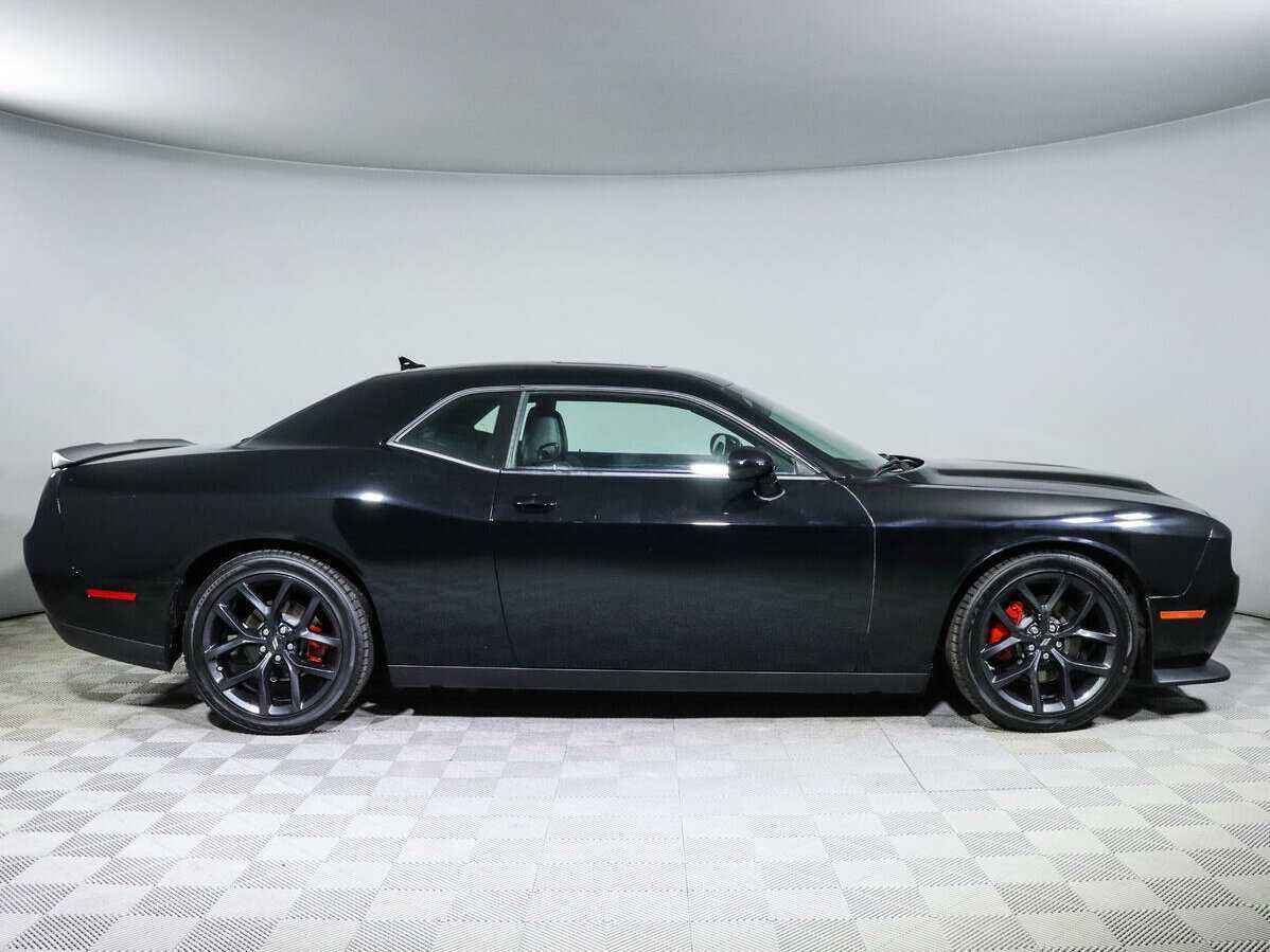 Купить Dodge Challenger с пробегом. Фото: #3