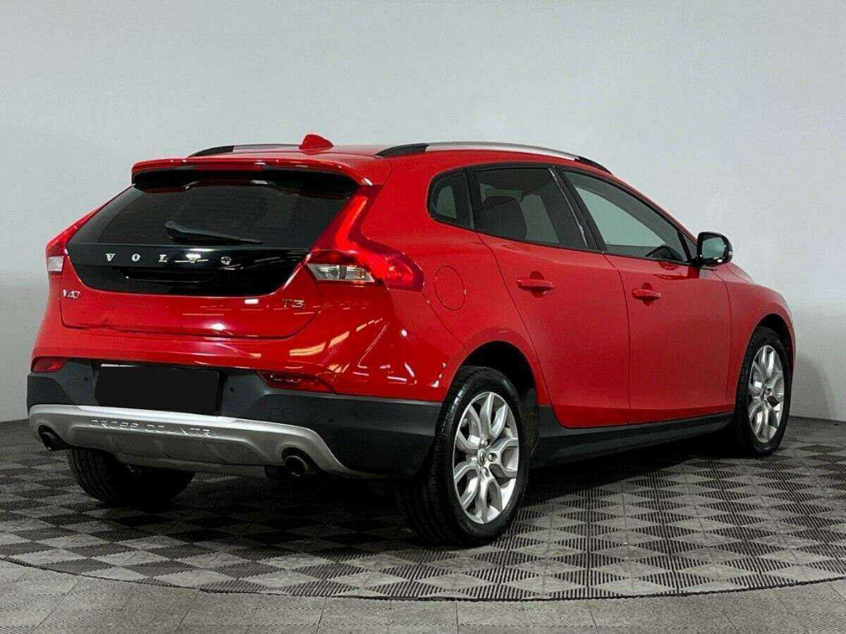 Купить Volvo V40 Cross Country с пробегом. Фото: #4