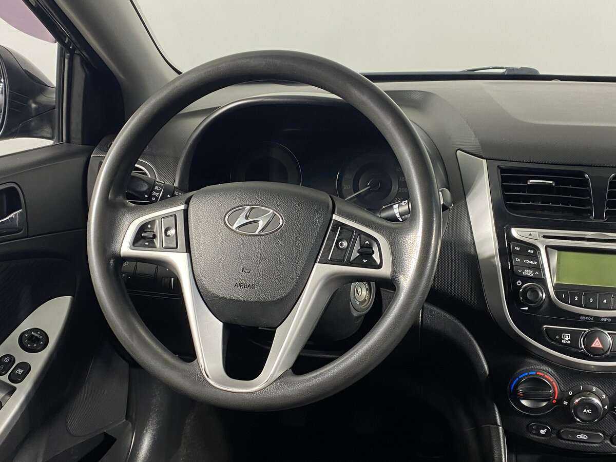 Купить Hyundai Solaris с пробегом. Фото: #13