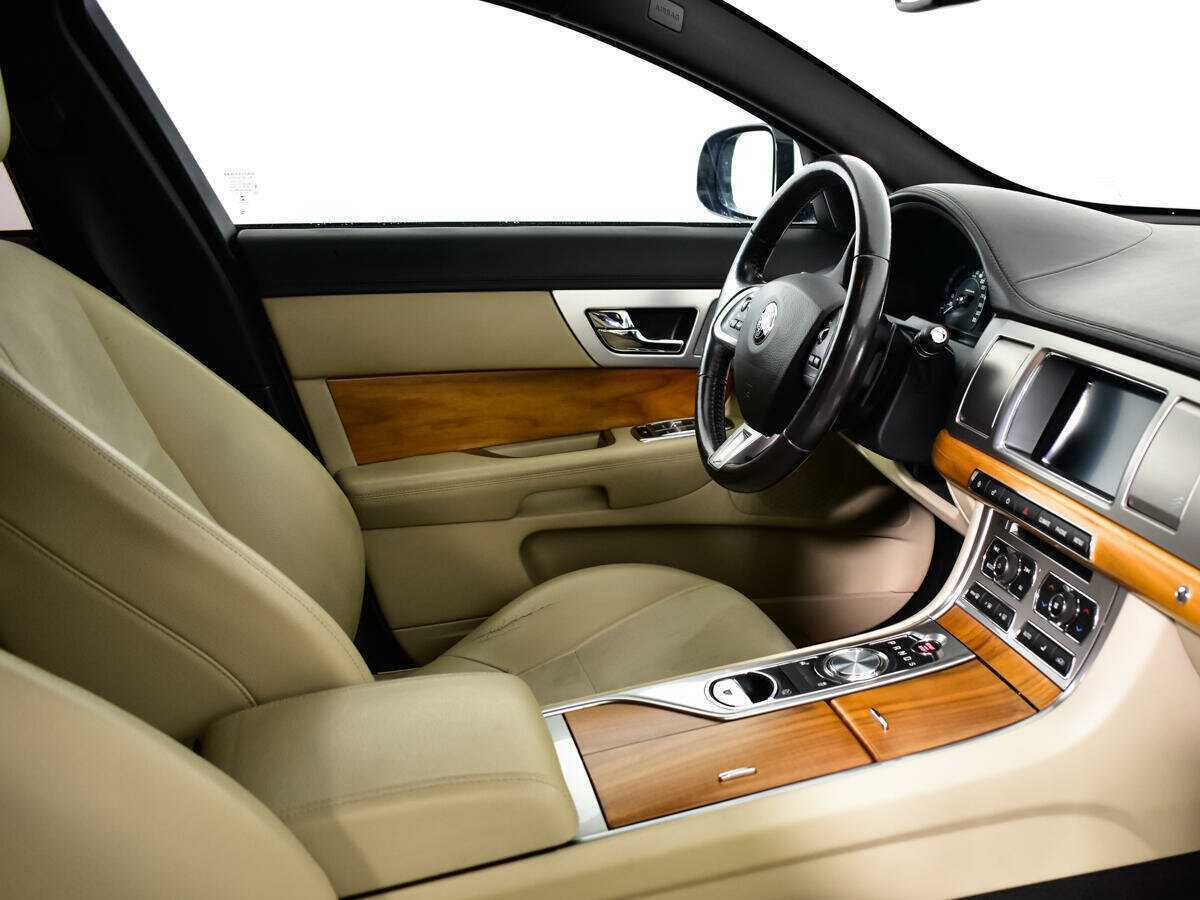 Купить Jaguar XF с пробегом. Фото: #8
