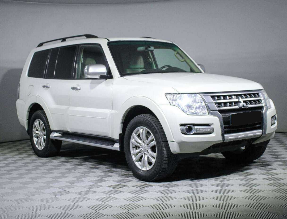 Купить Mitsubishi Pajero с пробегом. Фото: #2