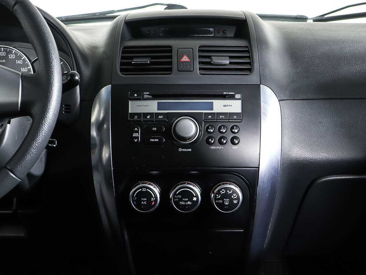 Купить Suzuki SX4 с пробегом. Фото: #11