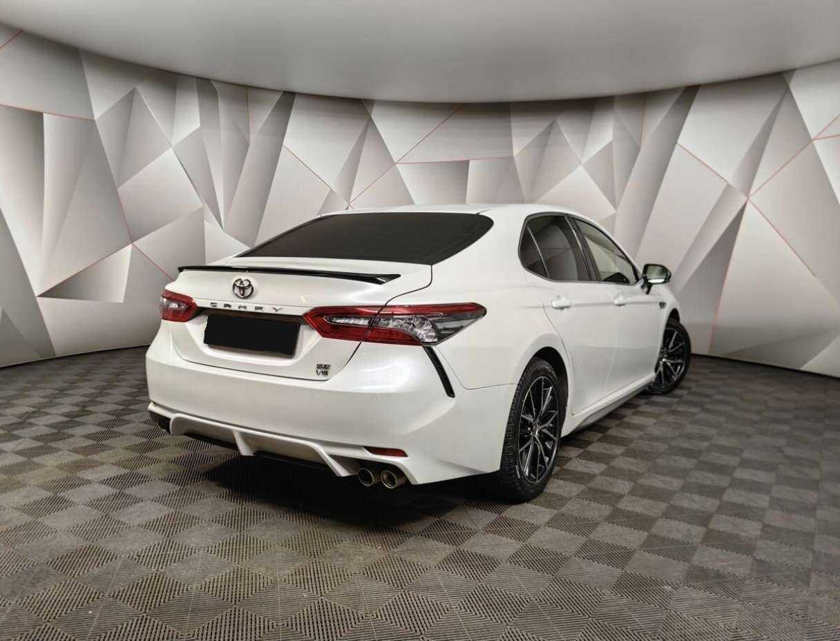 Купить Toyota Camry с пробегом. Фото: #1