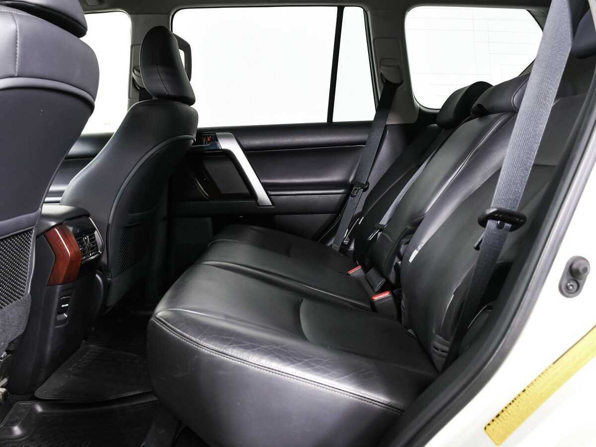 Купить Toyota Land Cruiser Prado с пробегом. Фото: #12