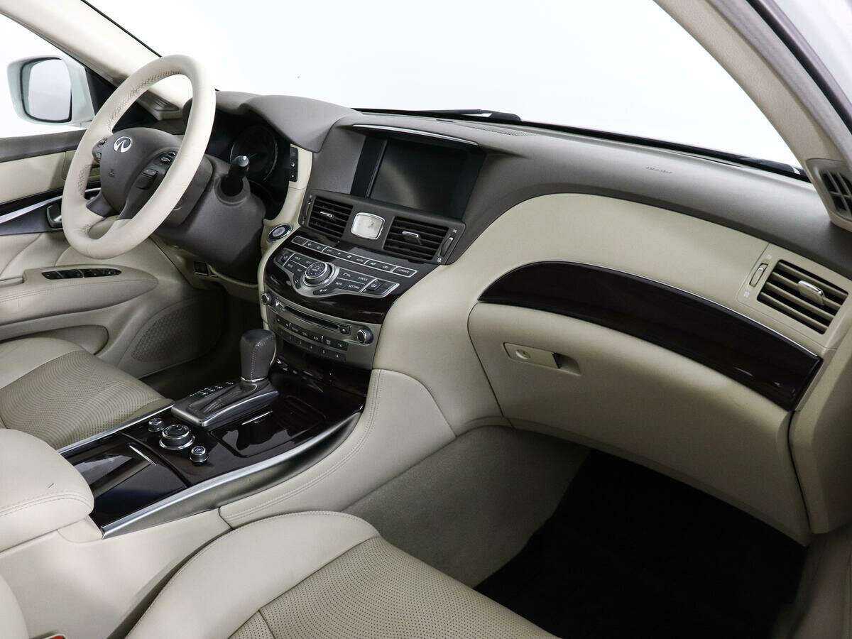 Купить Infiniti M с пробегом. Фото: #9