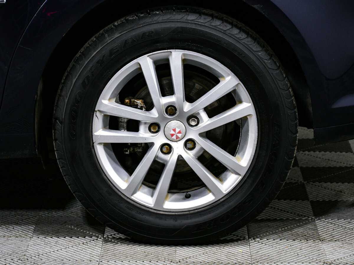 Купить Volkswagen Touran с пробегом. Фото: #13