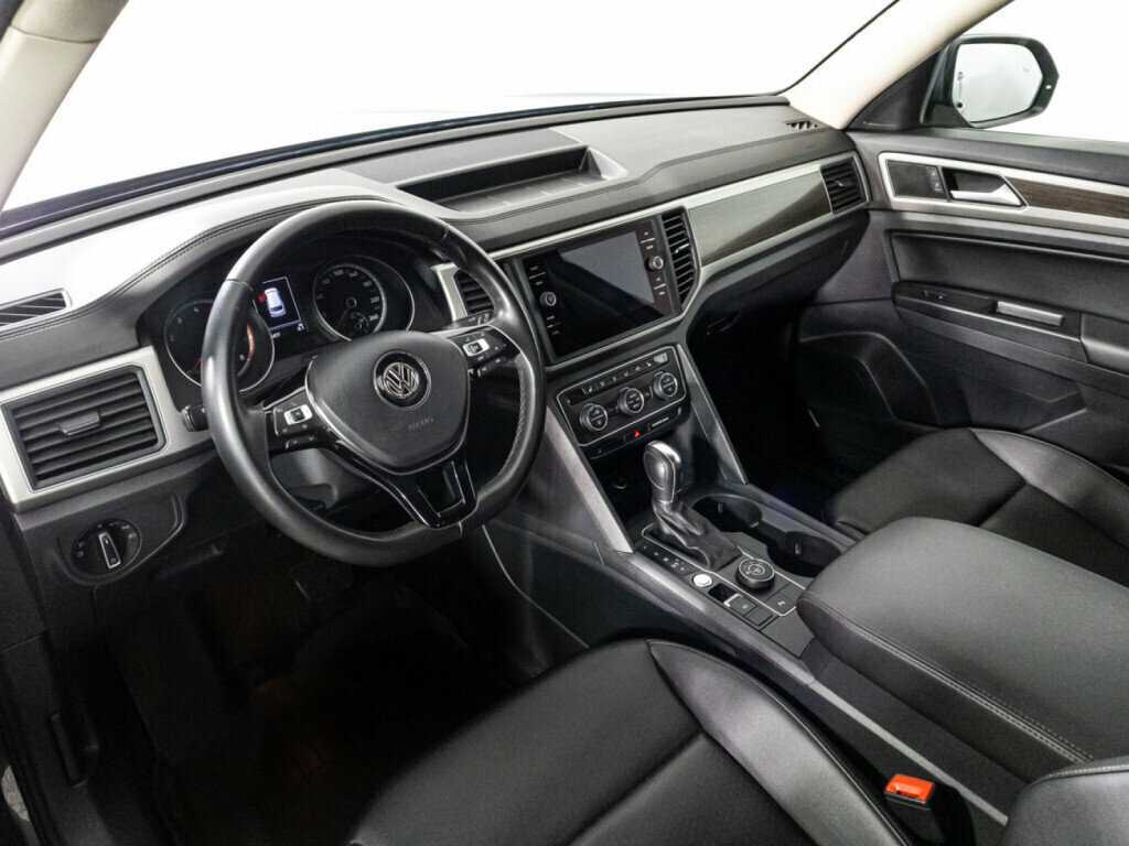 Купить Volkswagen Teramont с пробегом. Фото: #10