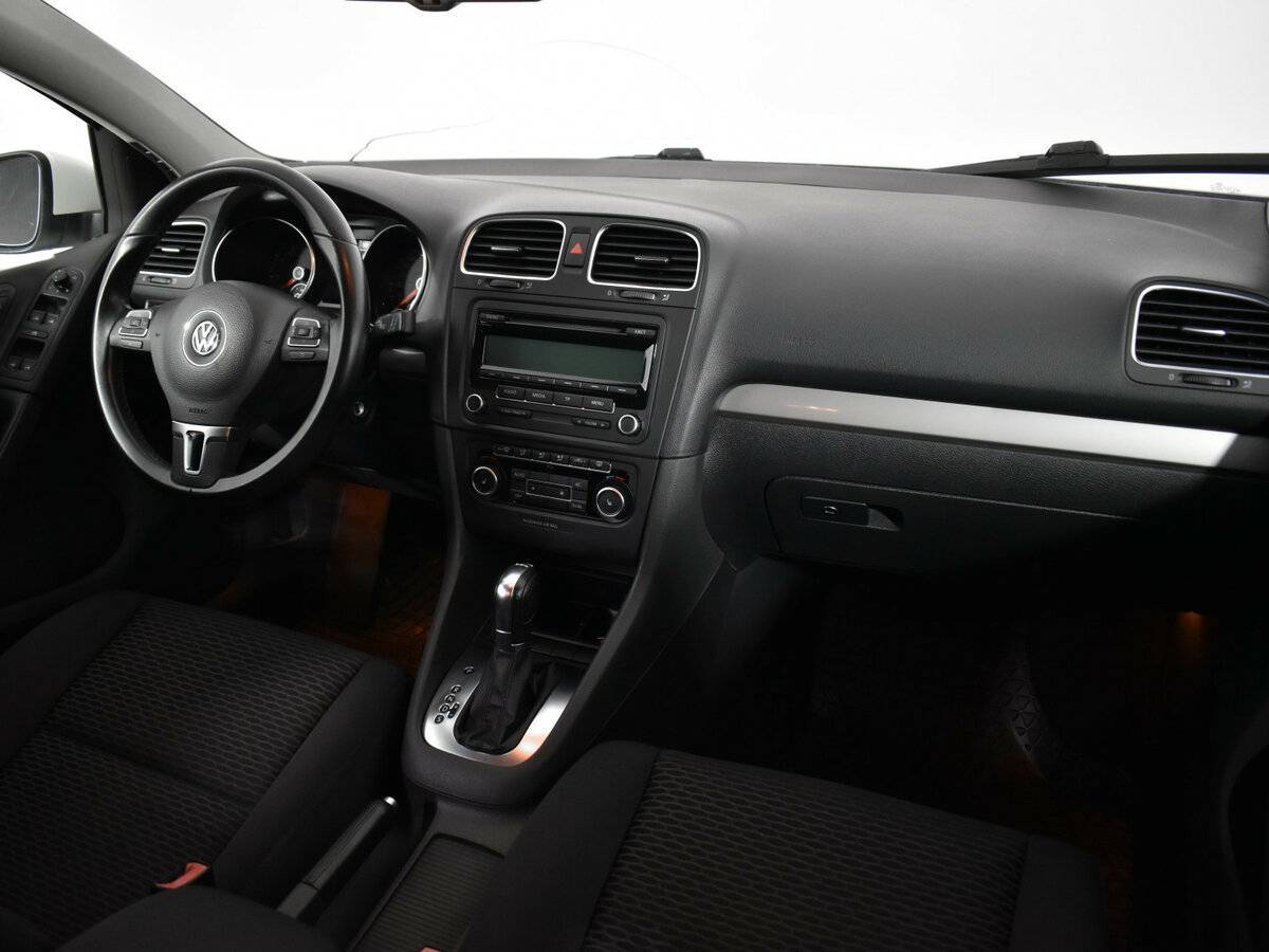 Купить Volkswagen Golf с пробегом. Фото: #9