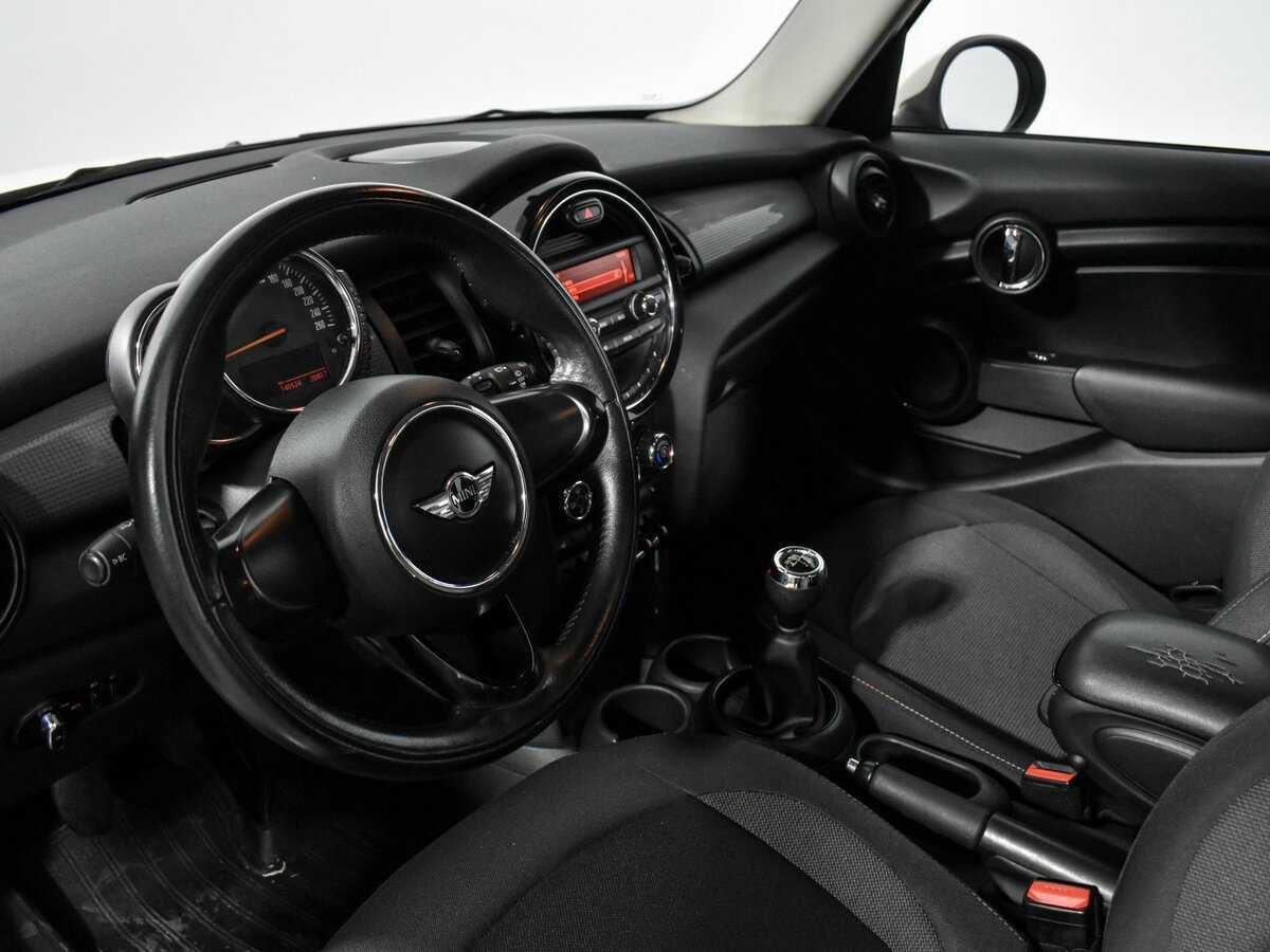 Купить Mini Hatch с пробегом. Фото: #8