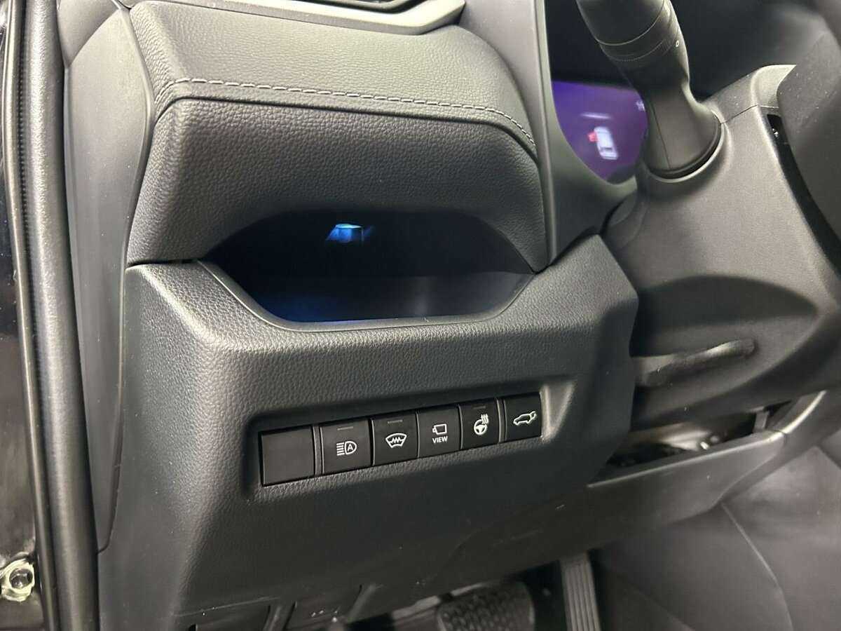 Купить Toyota RAV4 с пробегом. Фото: #8