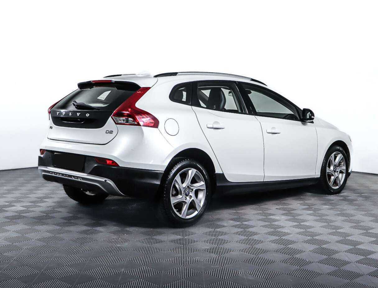 Купить Volvo V40 Cross Country с пробегом. Фото: #4
