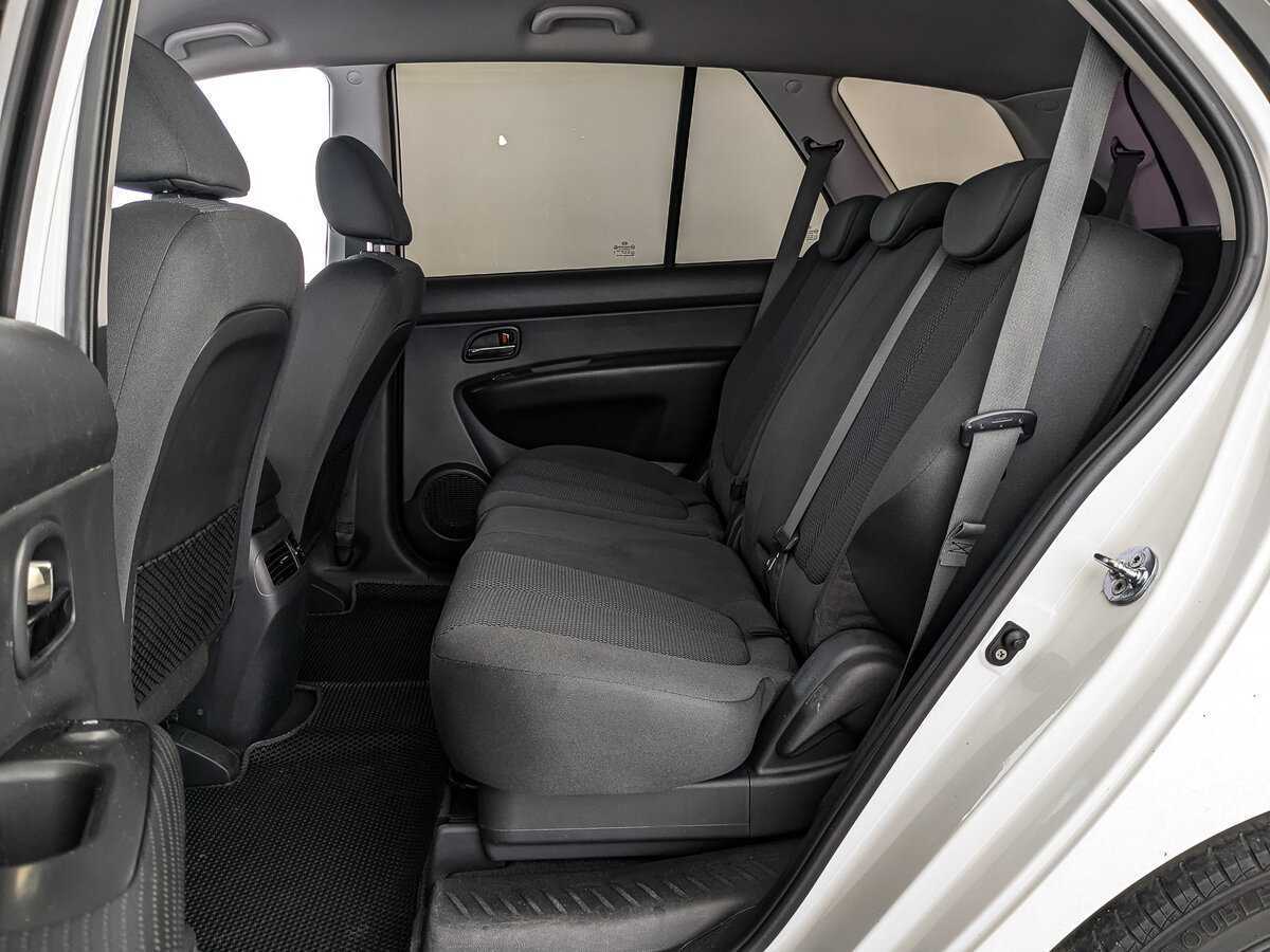 Купить Kia Carens с пробегом. Фото: #13