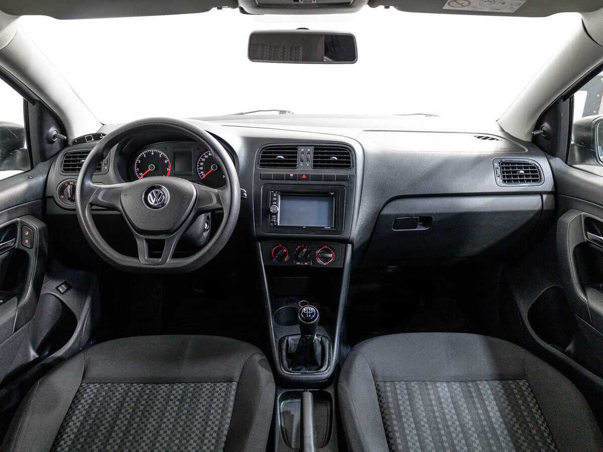 Купить Volkswagen Polo с пробегом. Фото: #8