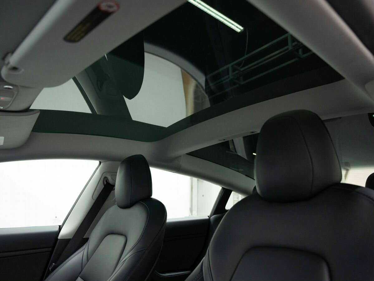 Купить Tesla Model 3 с пробегом. Фото: #21