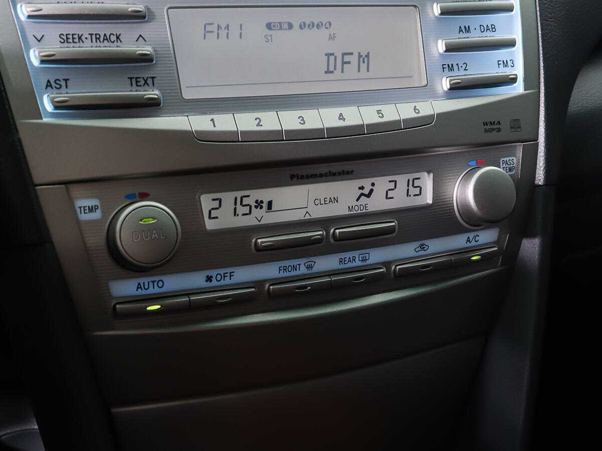 Купить Toyota Camry с пробегом. Фото: #17