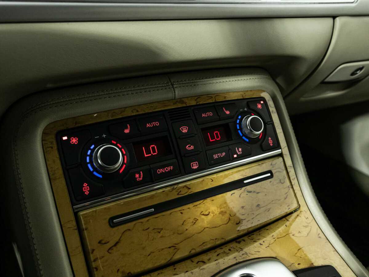 Купить Audi A8 с пробегом. Фото: #17