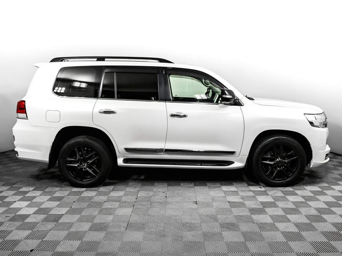 Купить Toyota Land Cruiser с пробегом. Фото: #3