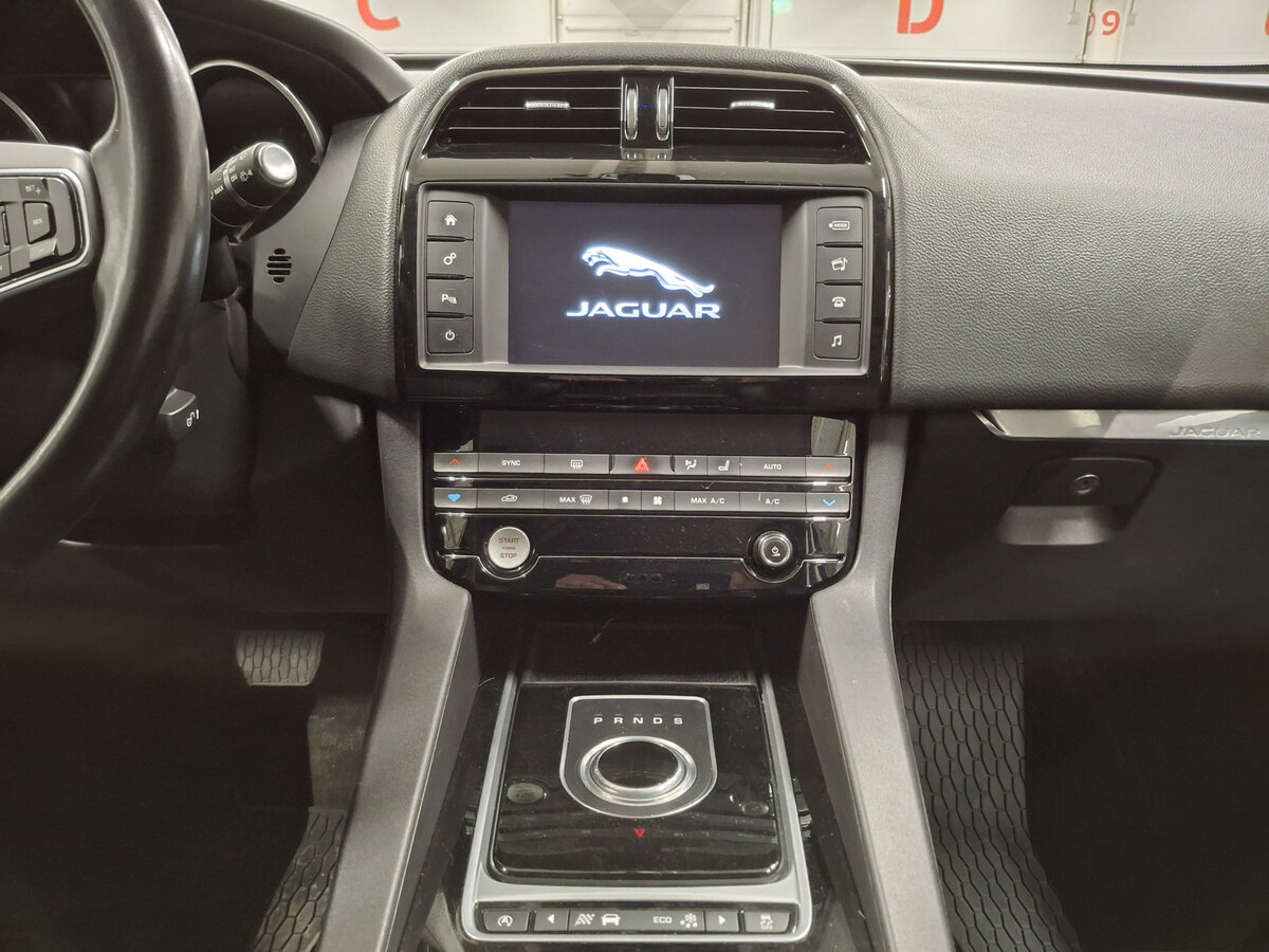 Купить Jaguar F-Pace с пробегом. Фото: #13