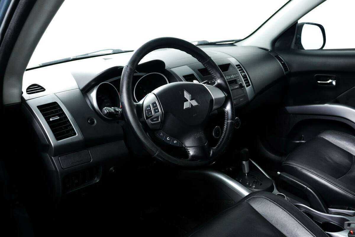 Купить Mitsubishi Outlander с пробегом. Фото: #12