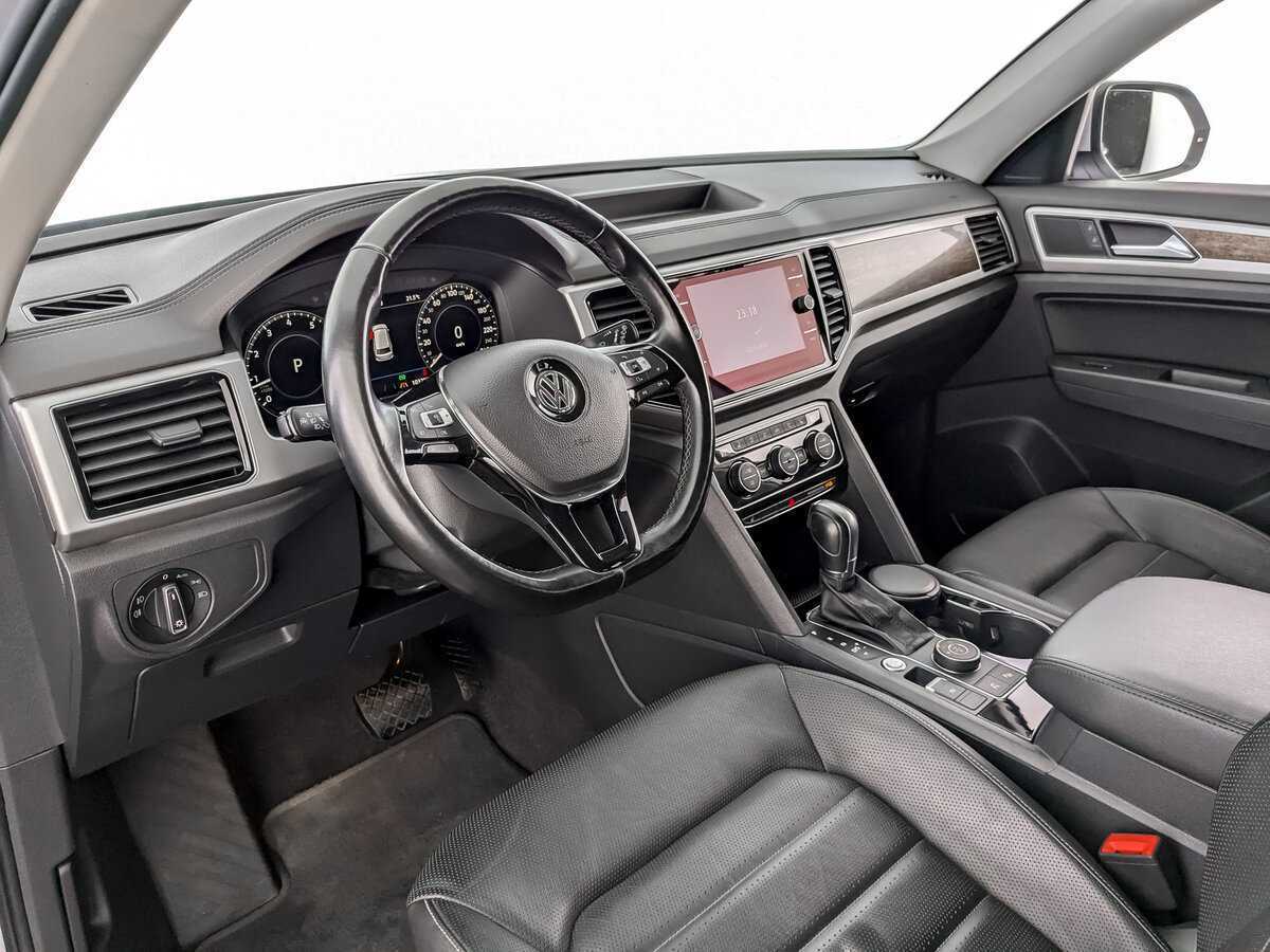 Купить Volkswagen Teramont с пробегом. Фото: #13