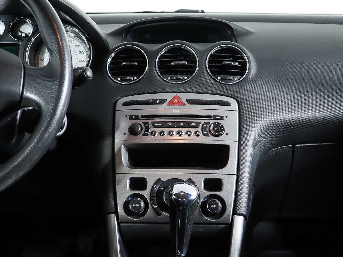 Купить Peugeot 308 с пробегом. Фото: #11
