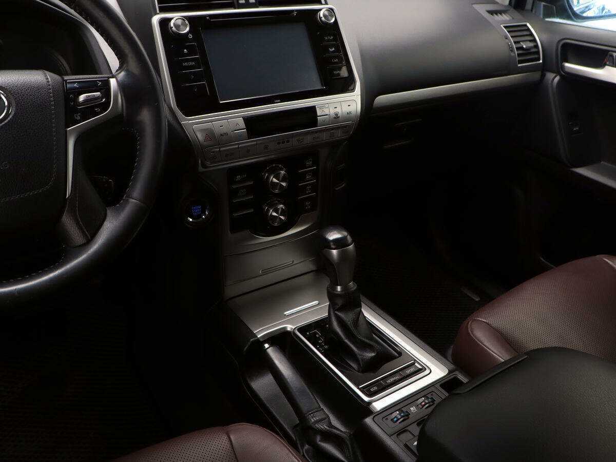 Купить Toyota Land Cruiser Prado с пробегом. Фото: #17