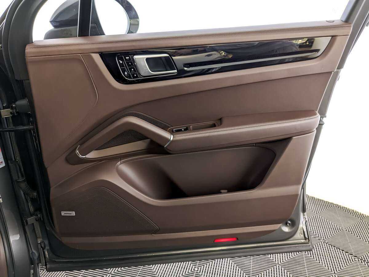 Купить Porsche Cayenne с пробегом. Фото: #18
