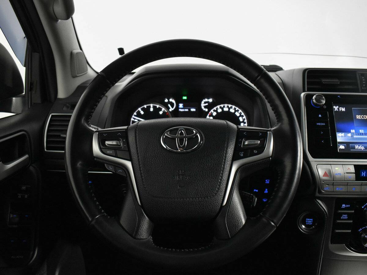 Купить Toyota Land Cruiser Prado с пробегом. Фото: #18