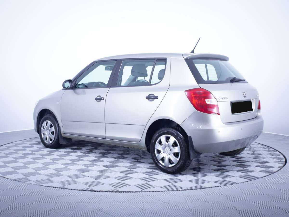 Купить Skoda Fabia с пробегом. Фото: #4