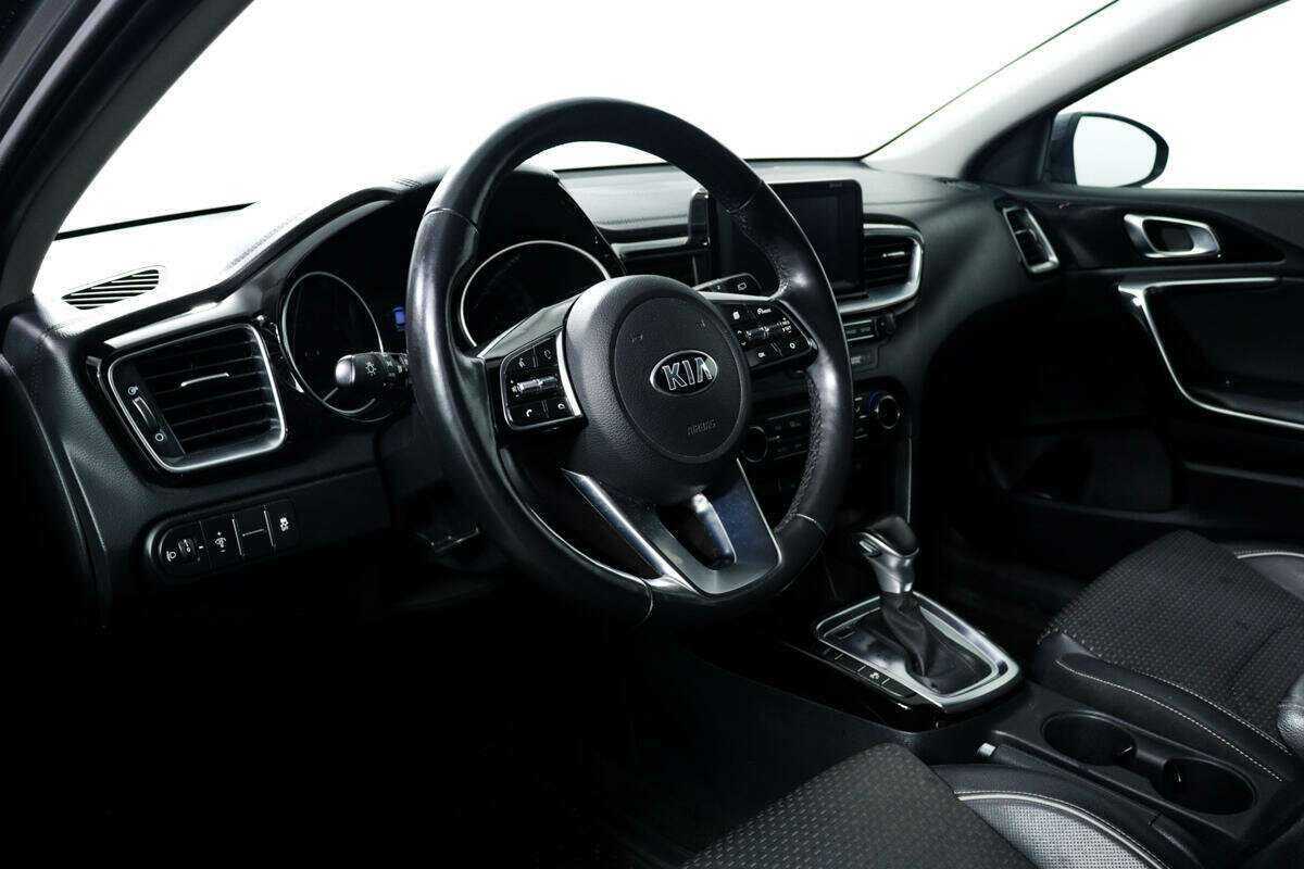 Купить Kia Ceed с пробегом. Фото: #12