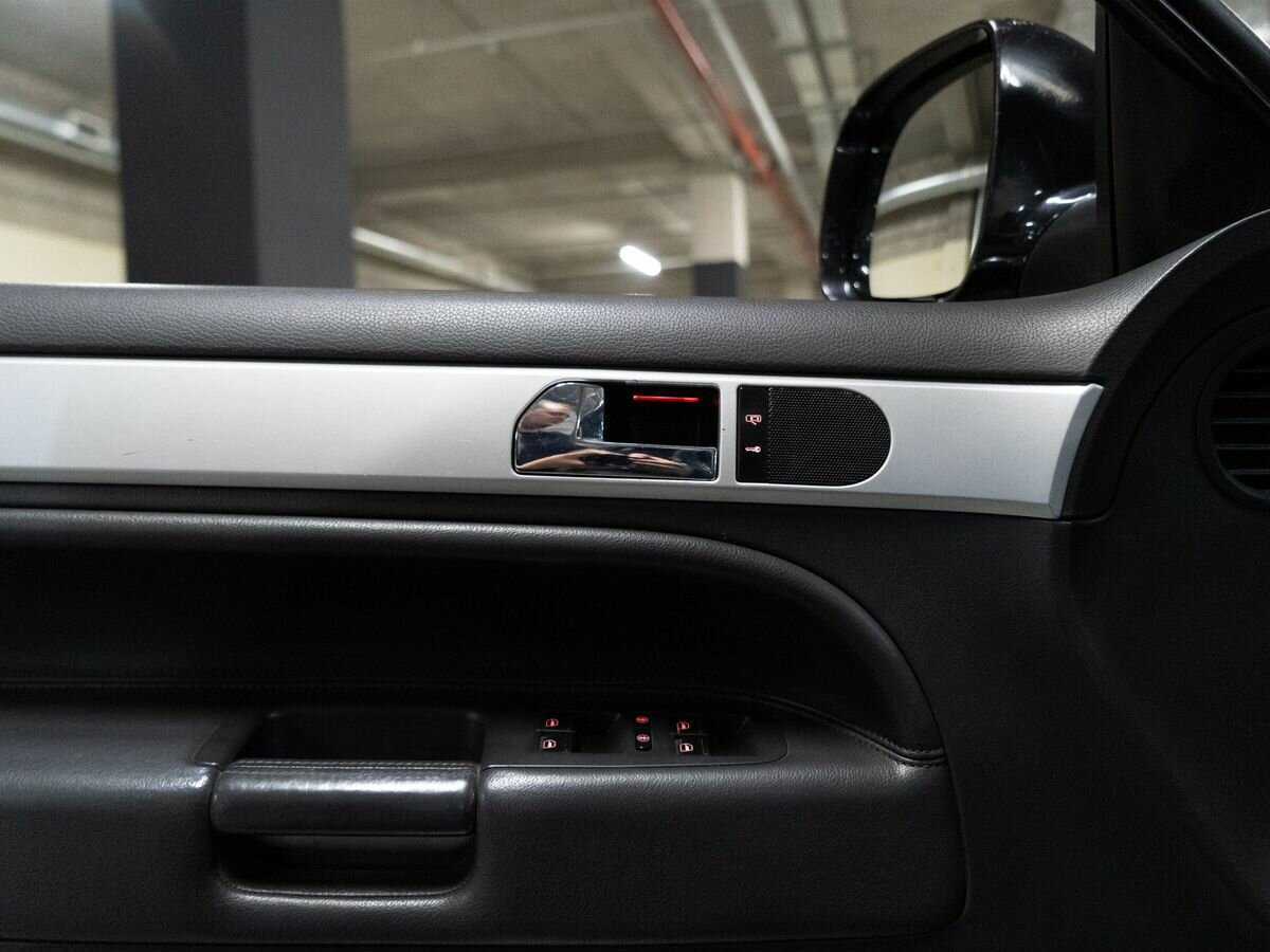 Купить Volkswagen Touareg с пробегом. Фото: #13