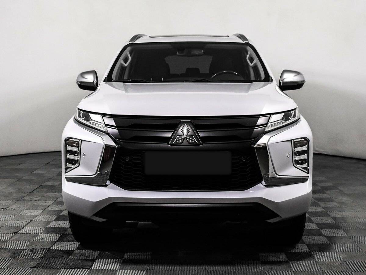 Купить Mitsubishi Pajero Sport с пробегом. Фото: #1