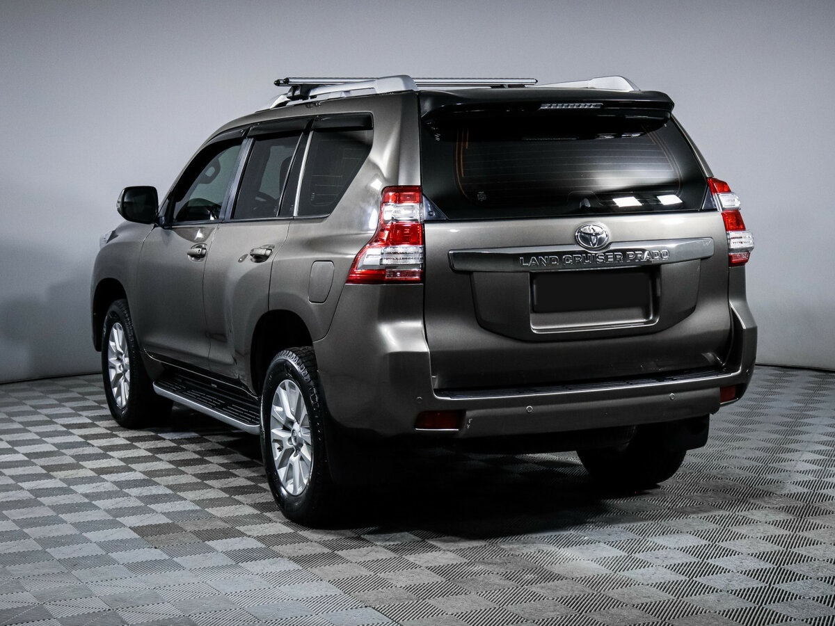 Купить Toyota Land Cruiser Prado с пробегом. Фото: #4