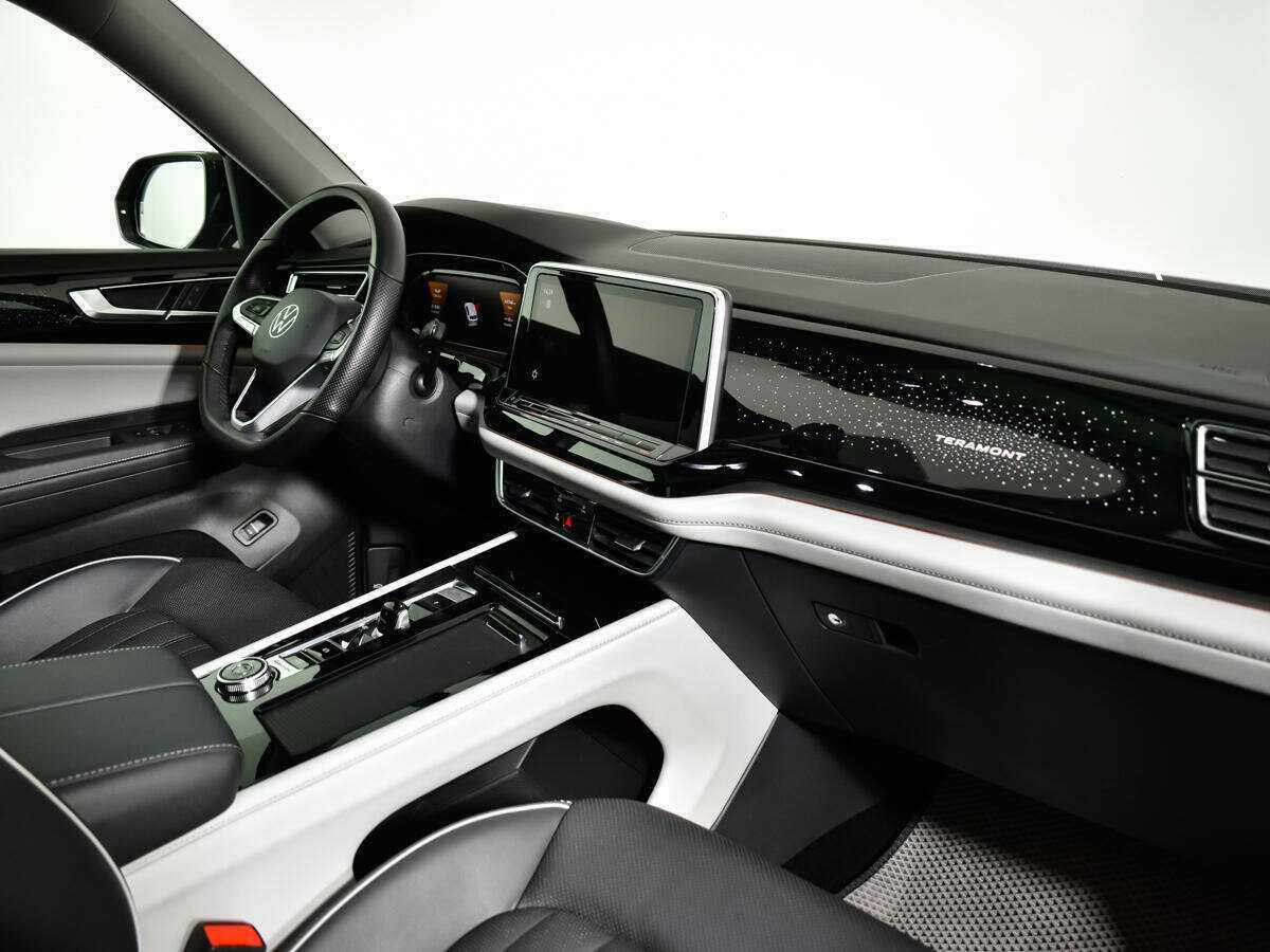 Купить Volkswagen Teramont с пробегом. Фото: #8