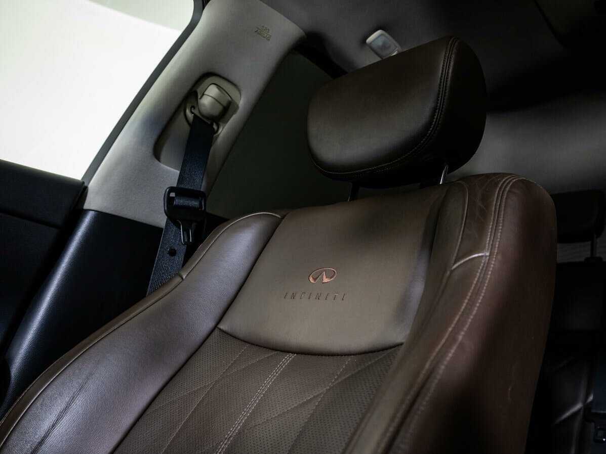 Купить Infiniti FX с пробегом. Фото: #20
