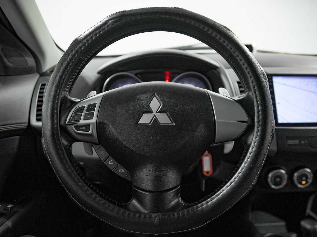 Купить Mitsubishi Outlander с пробегом. Фото: #8