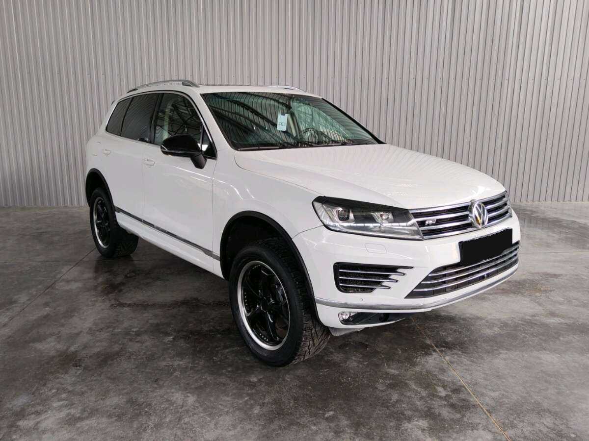 Купить Volkswagen Touareg с пробегом. Фото: #2