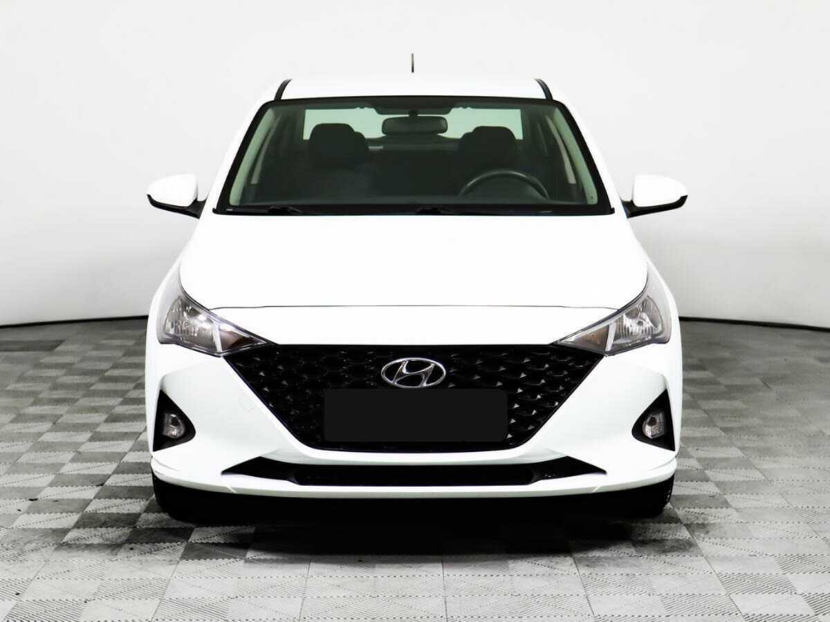 Купить Hyundai Solaris с пробегом. Фото: #1