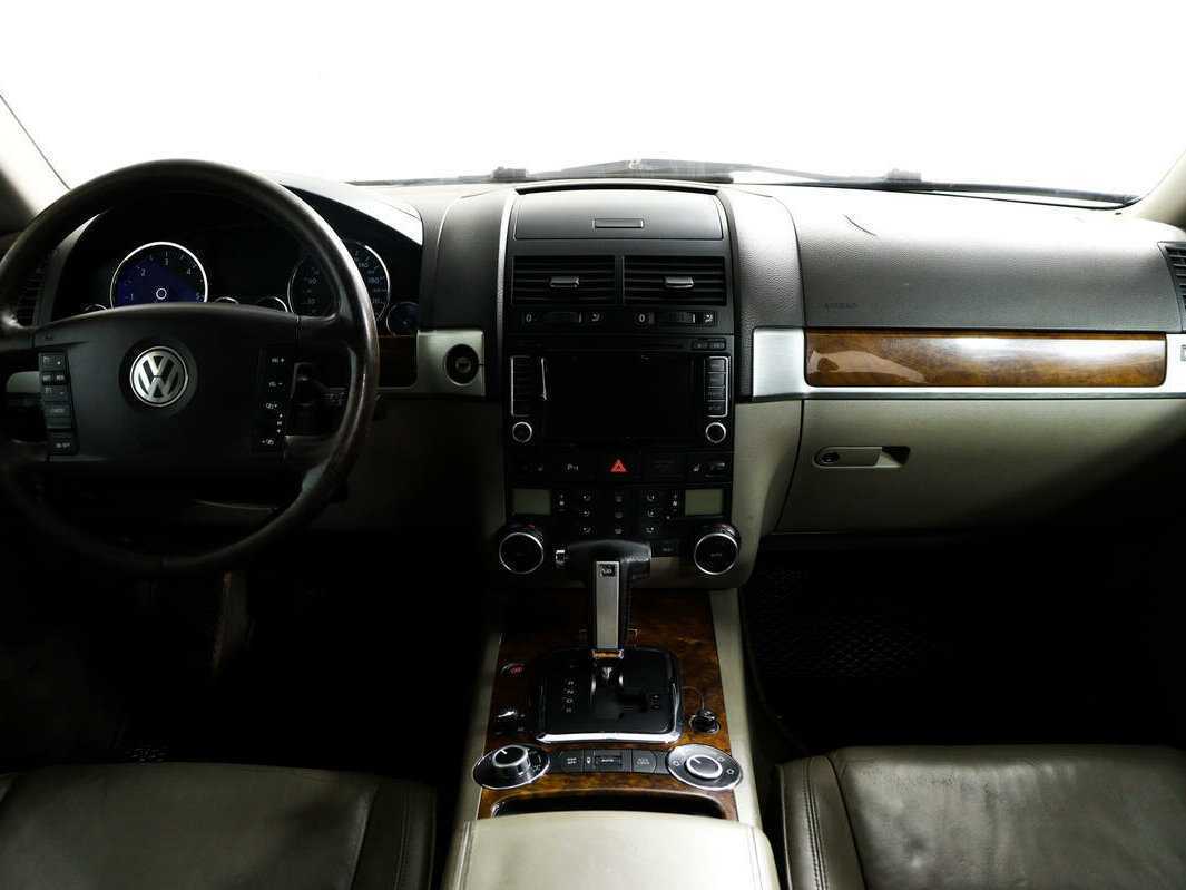 Купить Volkswagen Touareg с пробегом. Фото: #10