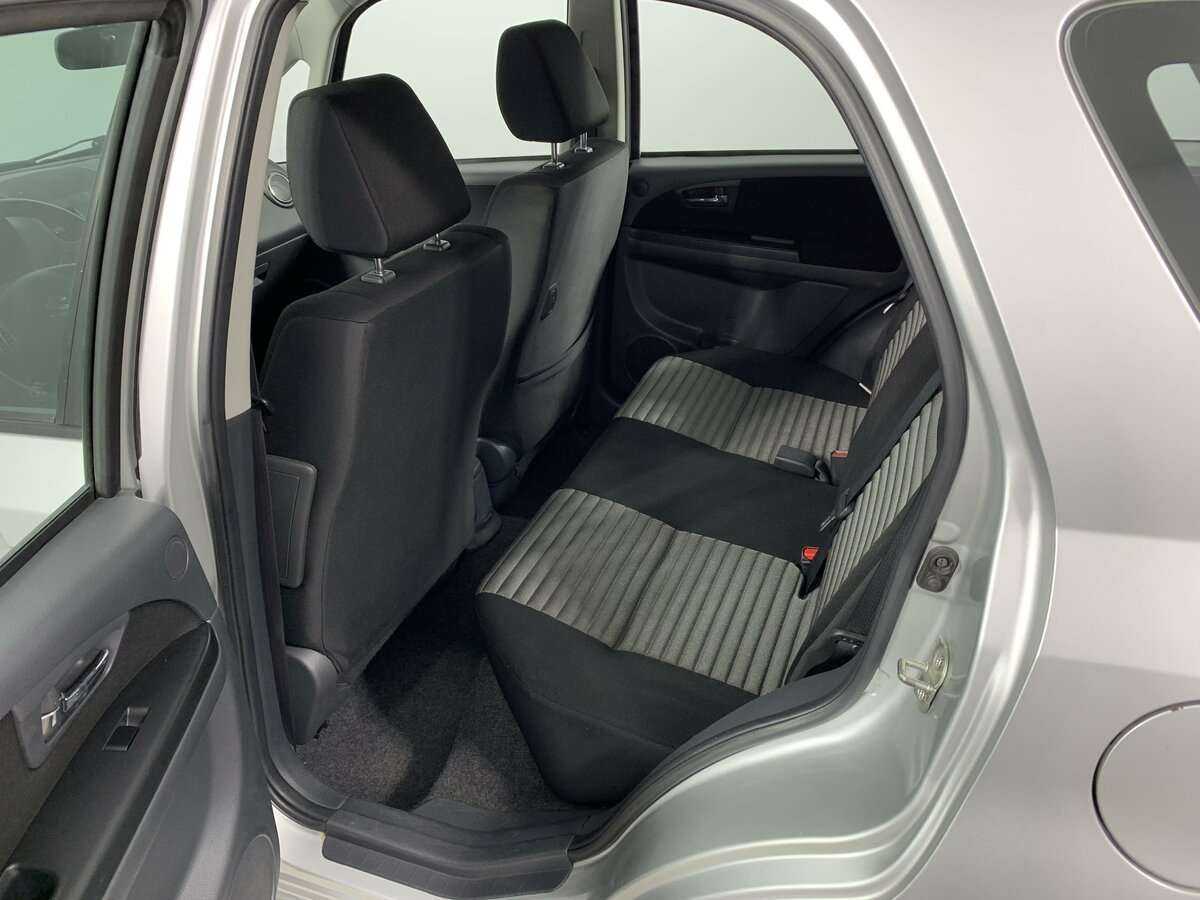 Купить Suzuki SX4 с пробегом. Фото: #9