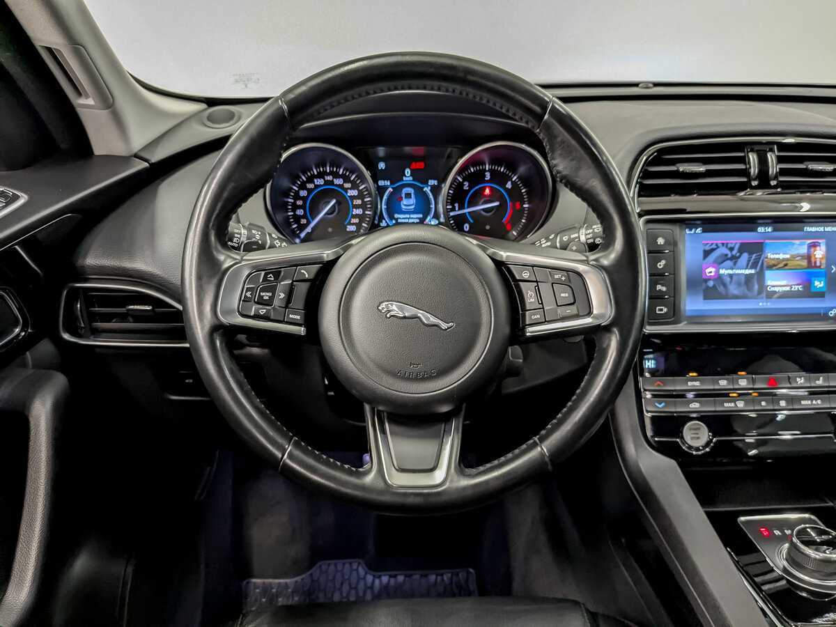 Купить Jaguar F-Pace с пробегом. Фото: #21