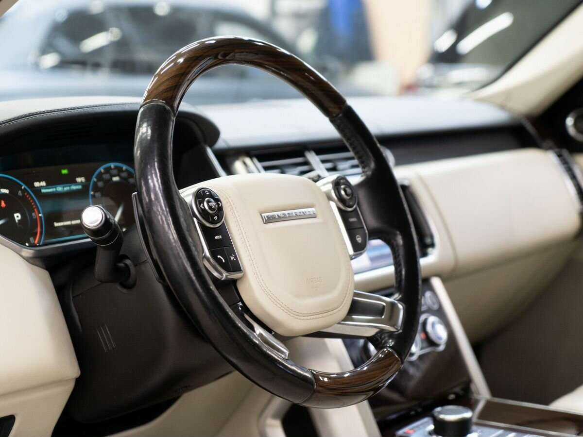 Купить Land Rover Range Rover с пробегом. Фото: #4