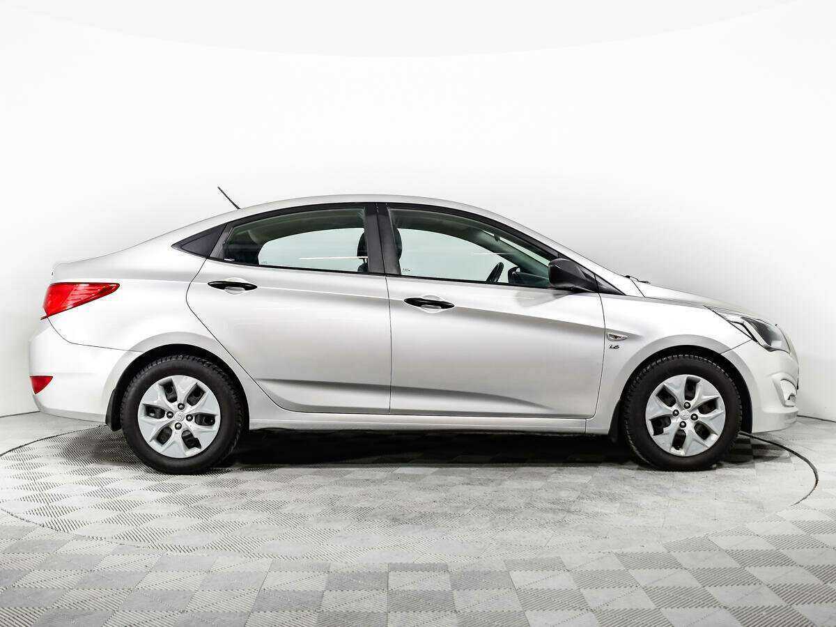 Купить Hyundai Solaris с пробегом. Фото: #3