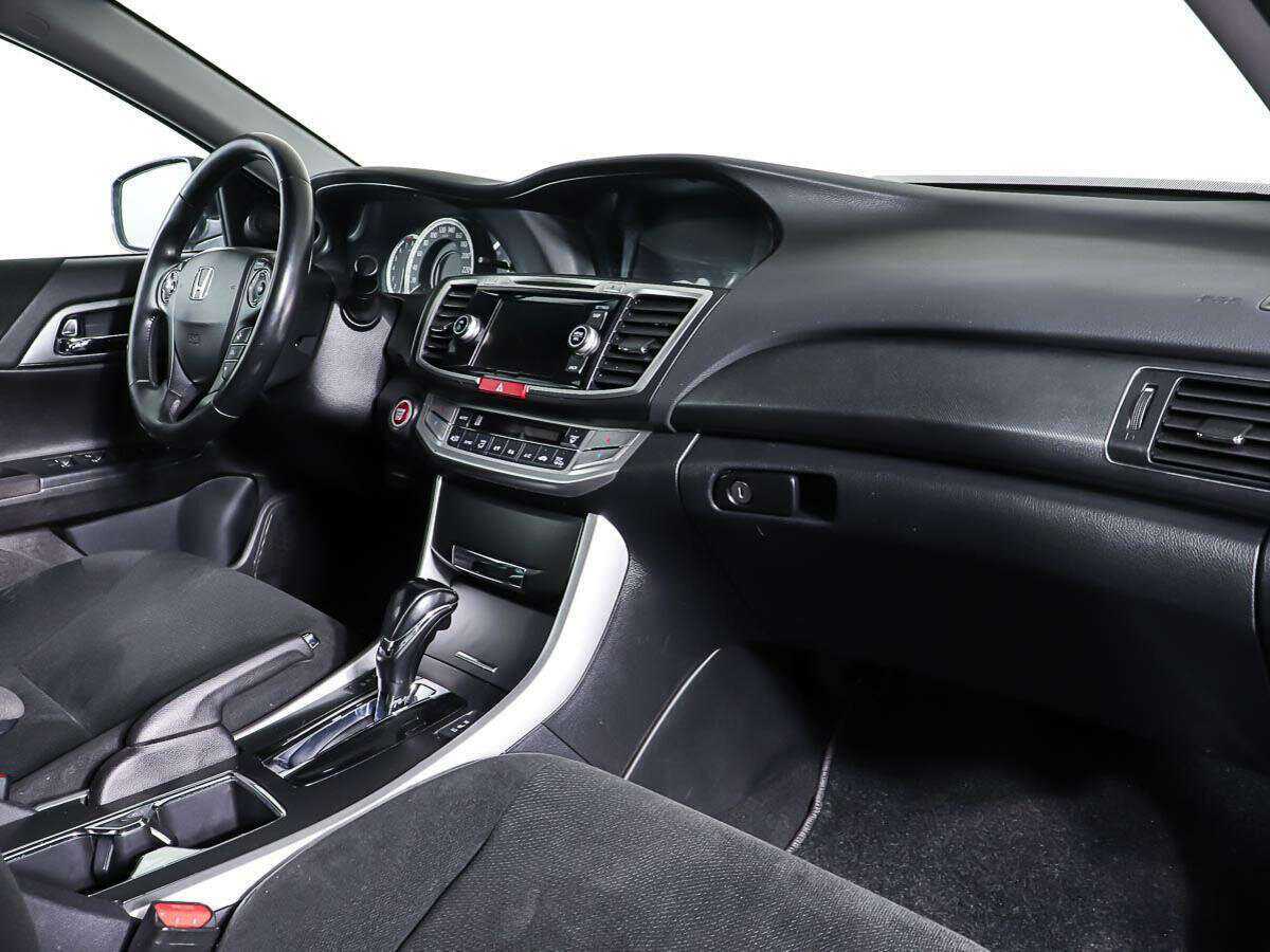 Купить Honda Accord с пробегом. Фото: #5