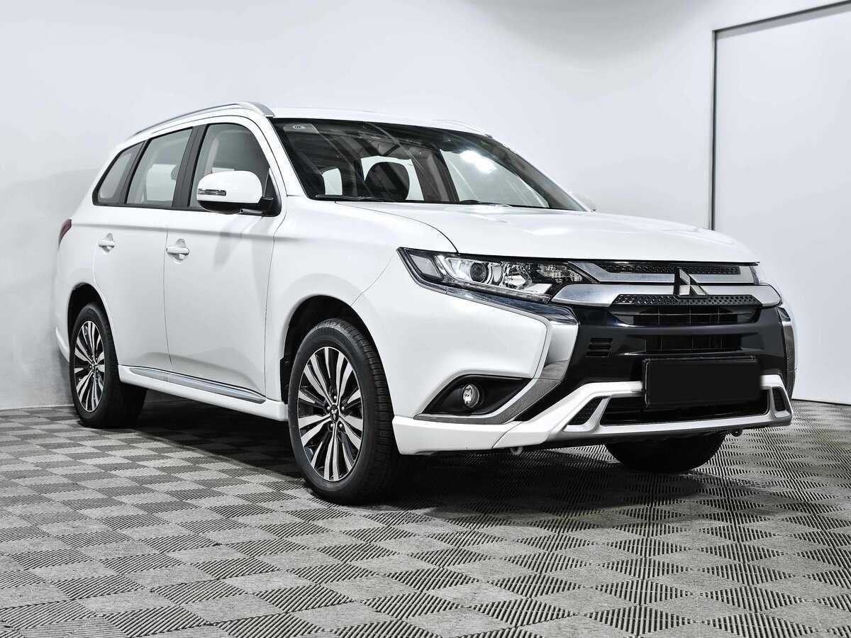 Купить Mitsubishi Outlander с пробегом. Фото: #2