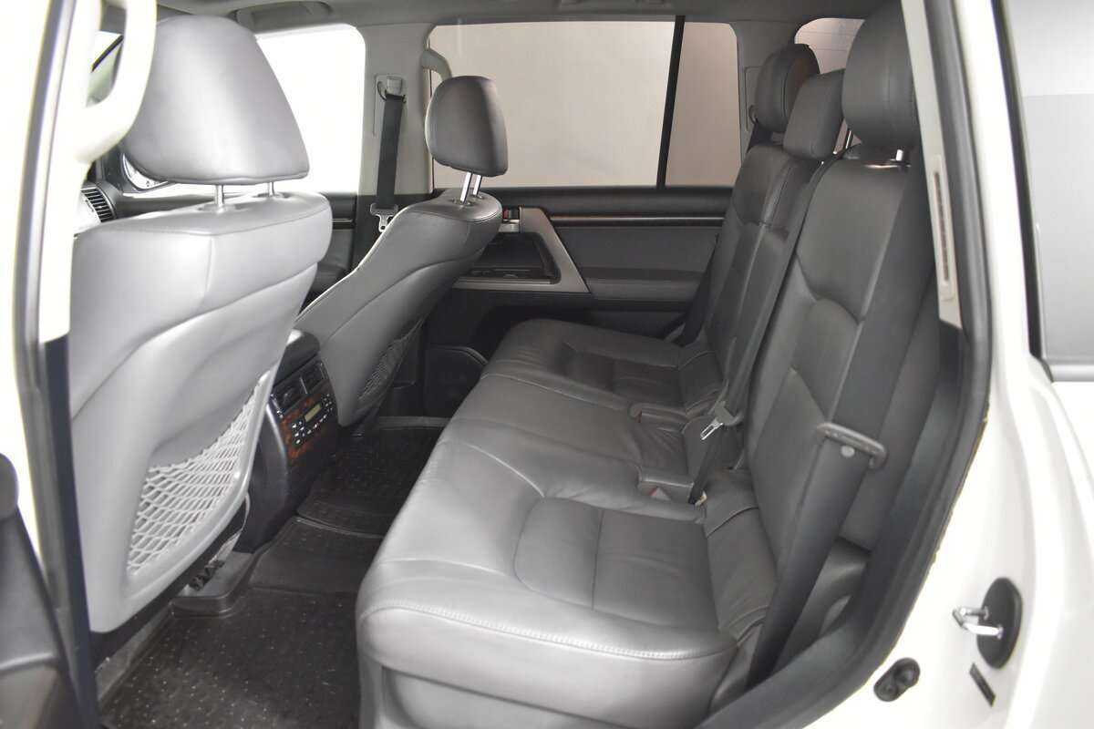 Купить Toyota Land Cruiser с пробегом. Фото: #17