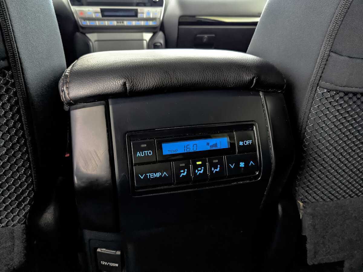 Купить Toyota Land Cruiser Prado с пробегом. Фото: #24
