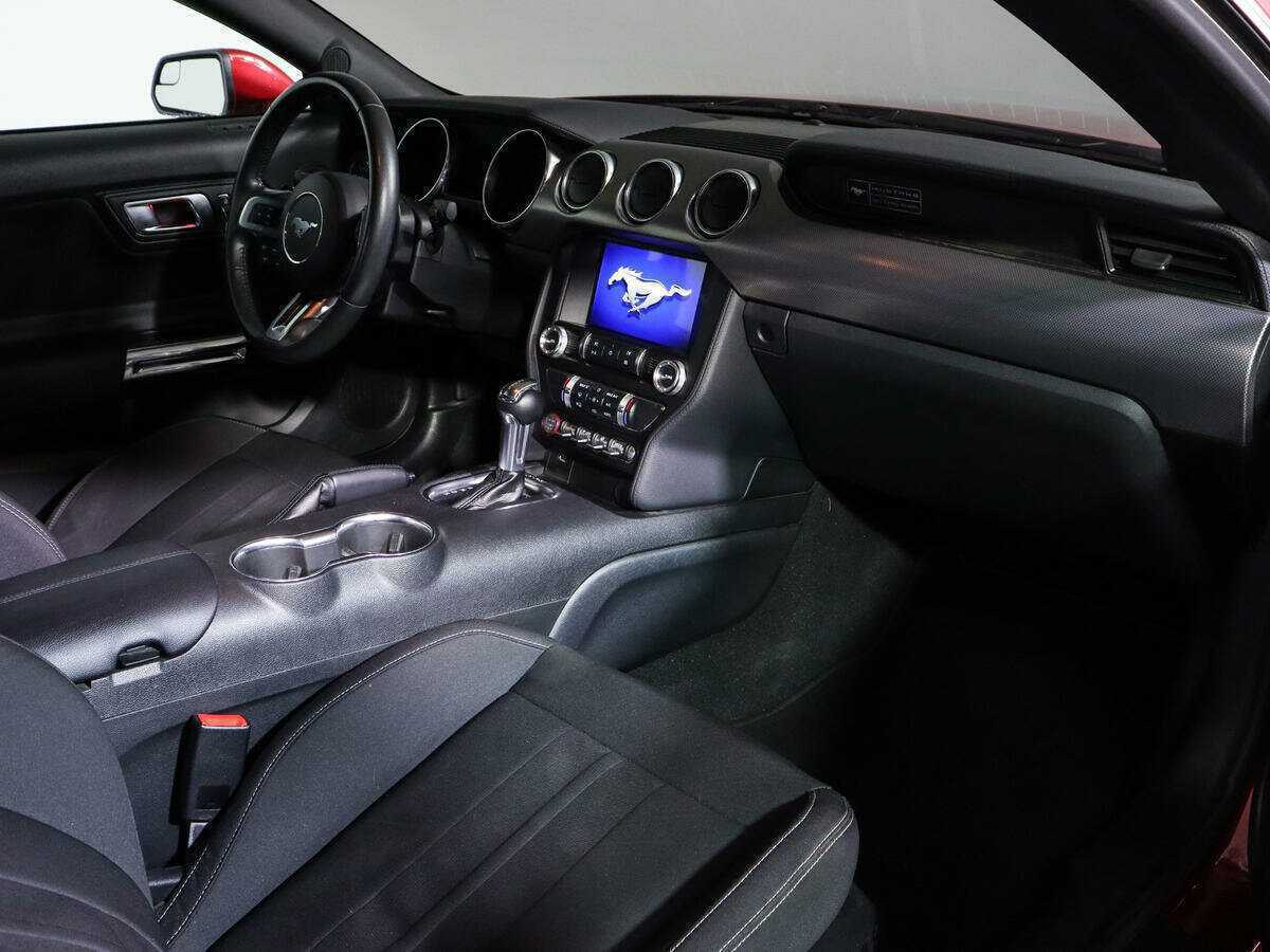 Купить Ford Mustang с пробегом. Фото: #8